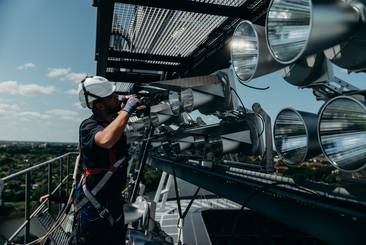 Bremer Weserstadion mit neuer Lichtarchitektur